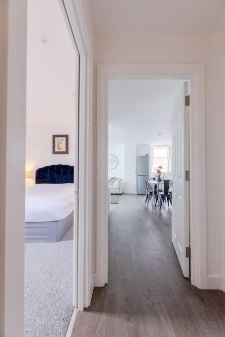Vertigo Boutique Sleeps 4 London 킹스턴어폰템스 외부 사진